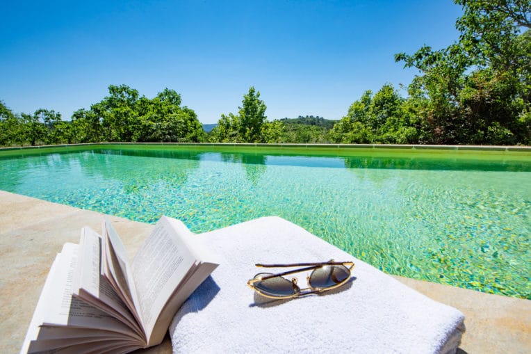 Bastide Saint-Estève, location de maison avec Piscine, Provence